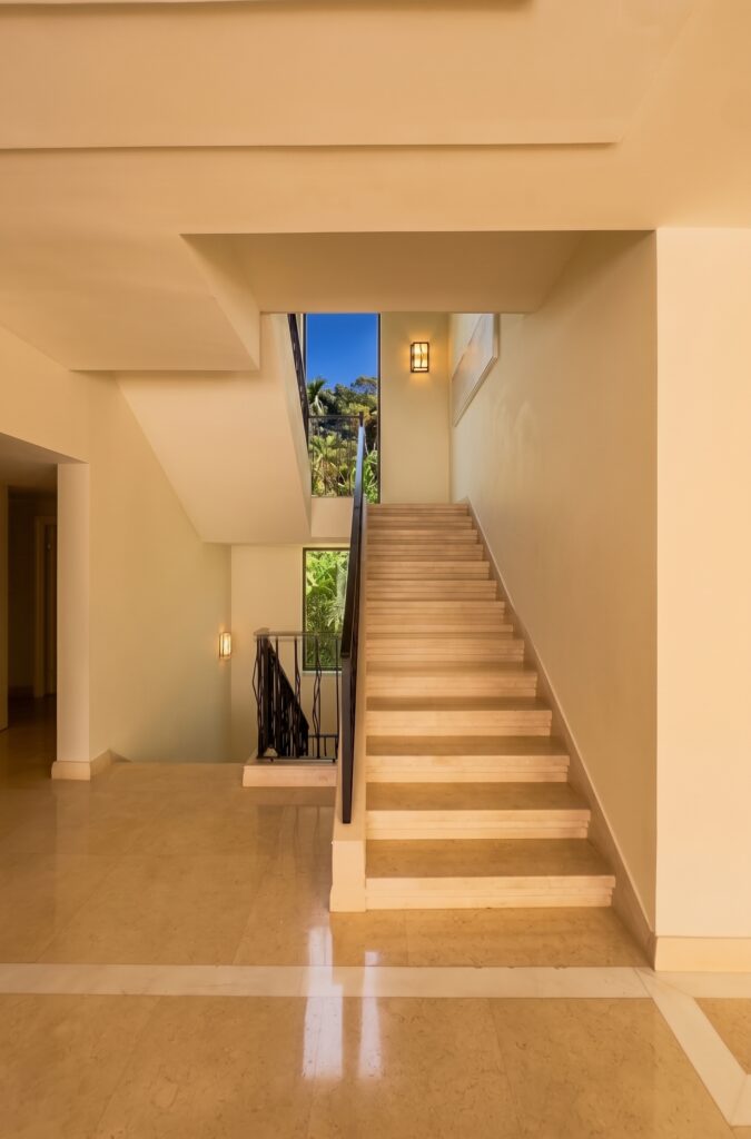 Hanassi 57 Herzliya Pituach — escalier