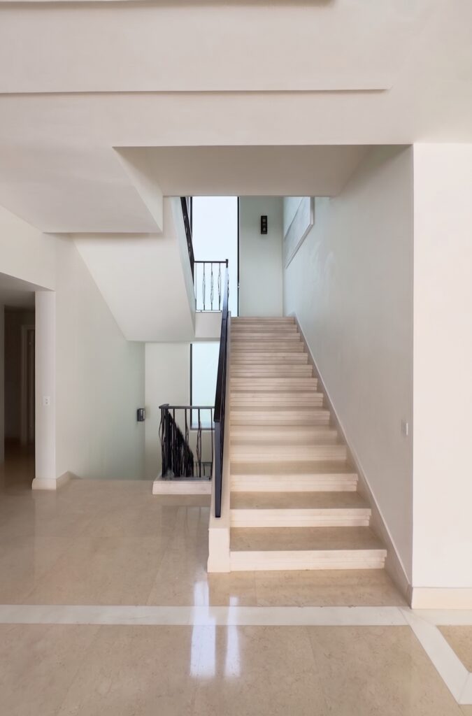 Hanassi 57 Herzliya Pituach — escalier
