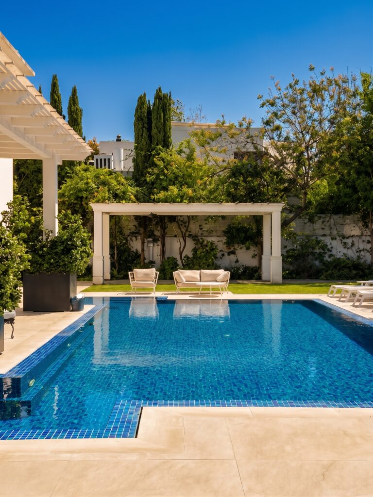 Hanassi 57 Herzliya Pituach — jardin et pergola